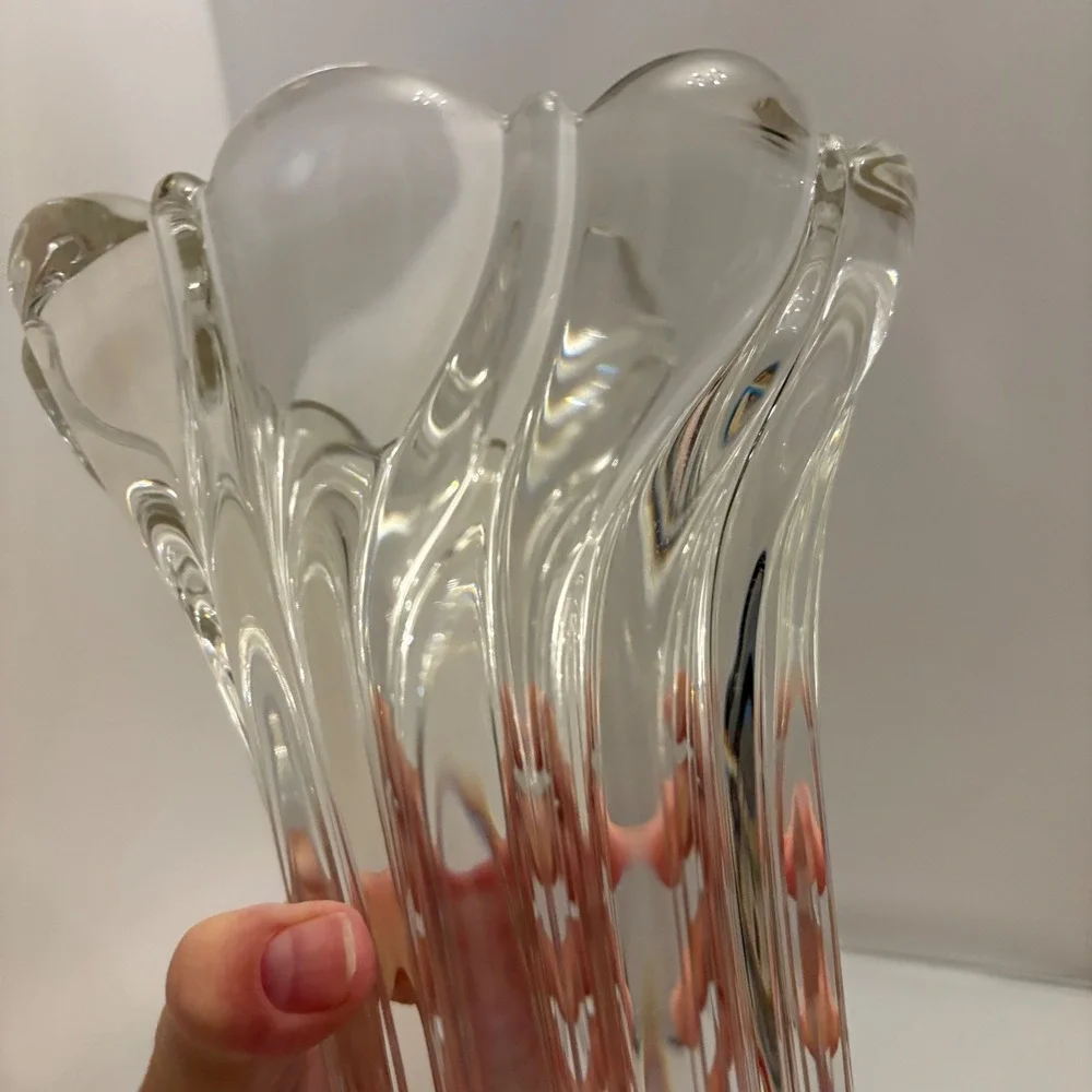 1990s Mikasa Clear Glass Swirl Vase Fluted‎ Petal Top Heavy Mid Century Modern